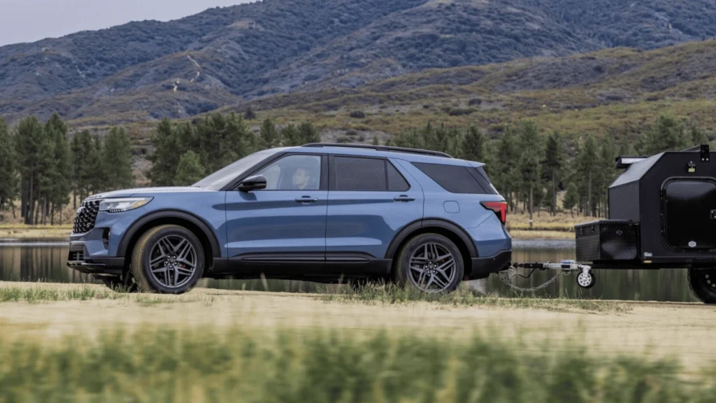 2025 Ford Explorer® parked in Cleveland, OH, showcasing its sleek design and modern features.