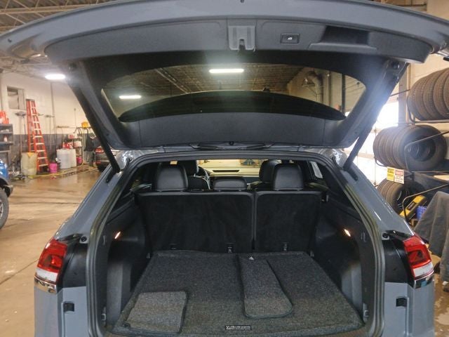 2021 Volkswagen Atlas Cross Sport 3.6L V6 SE w/Technology R-Line