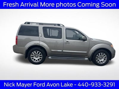 2009 Nissan Pathfinder LE