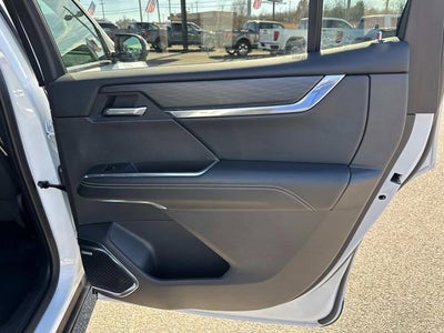 2025 GMC Acadia Elevation