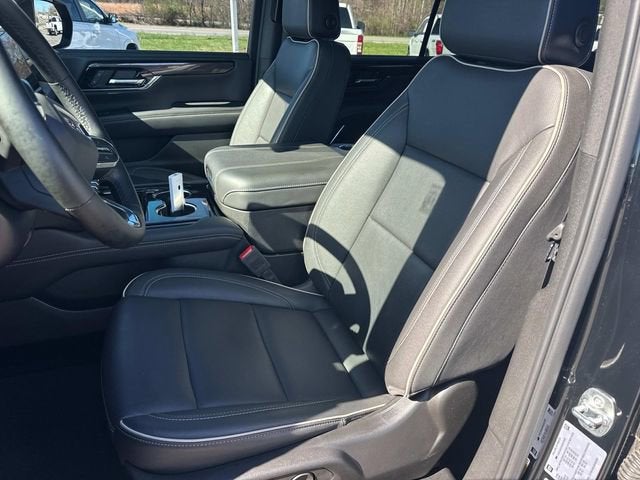 2025 GMC Yukon Elevation