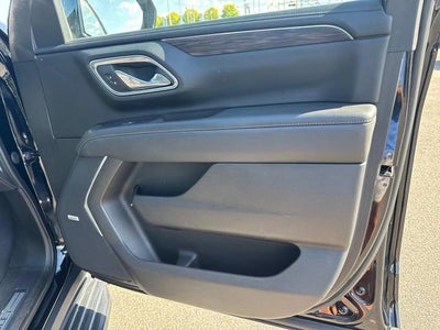 2023 Chevrolet Suburban LT