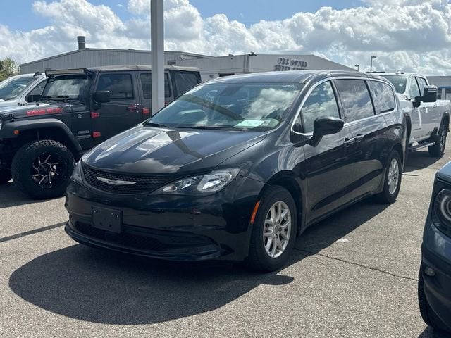 2023 Chrysler Voyager LX