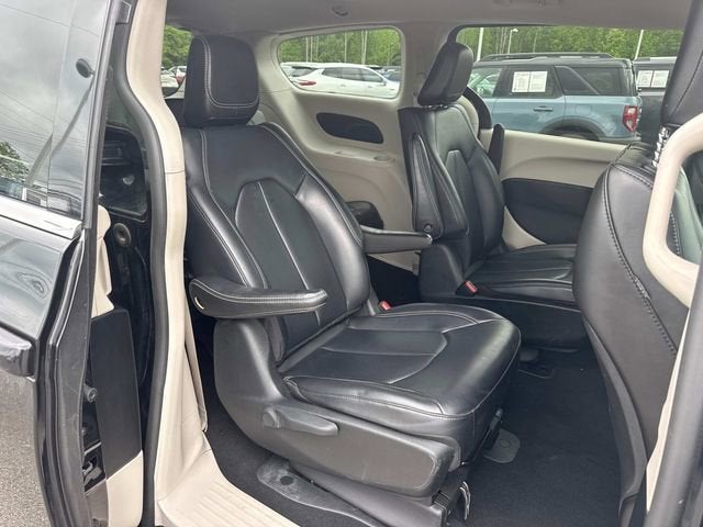 2024 Chrysler Pacifica Hybrid Select