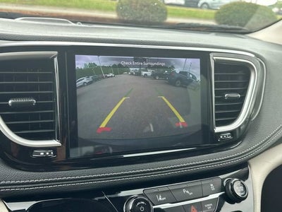 2024 Chrysler Pacifica Hybrid Select