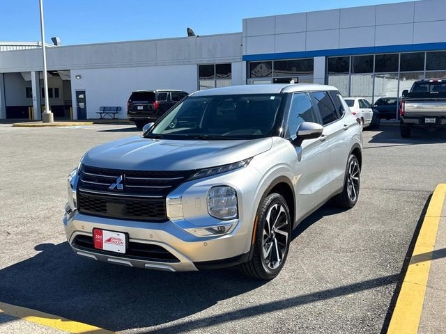 2024 Mitsubishi Outlander SE