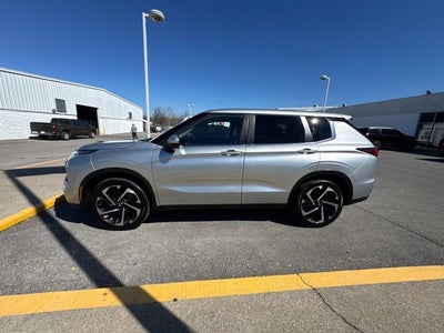 2024 Mitsubishi Outlander SE