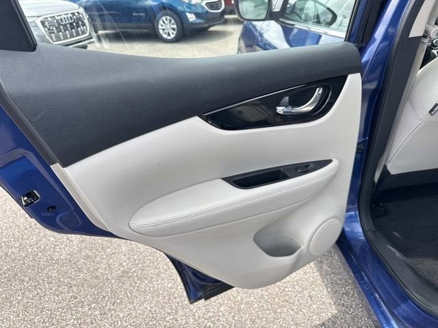 2022 Nissan Rogue Sport SV FWD Xtronic CVT