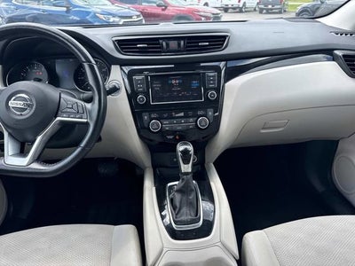 2022 Nissan Rogue Sport SV FWD Xtronic CVT