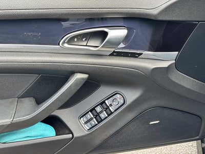 2015 Porsche Panamera 4
