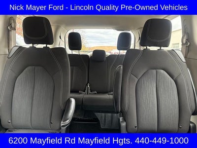 2024 Chrysler Voyager LX