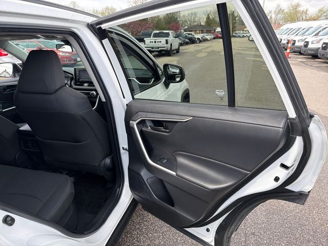 2022 Toyota RAV4 Hybrid LE