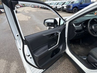 2022 Toyota RAV4 Hybrid LE