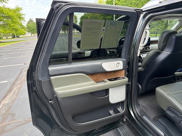 2022 Lincoln Navigator L Black Label