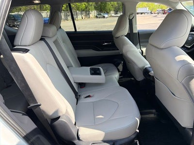 2025 Toyota Grand Highlander Hybrid XLE