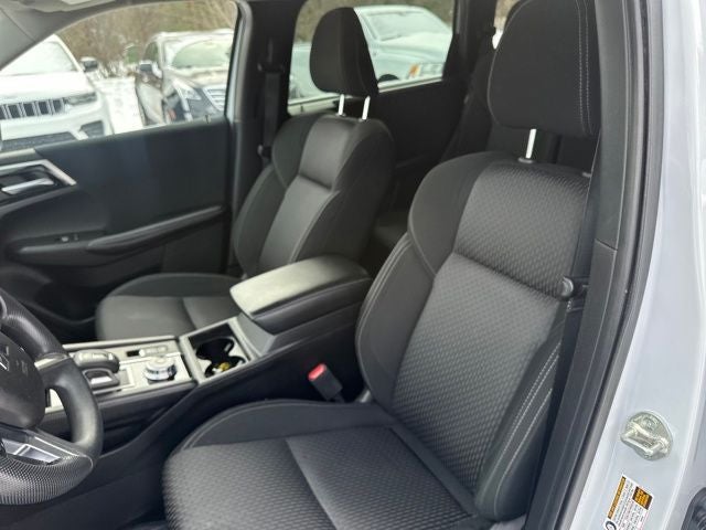 2022 Mitsubishi Outlander ES