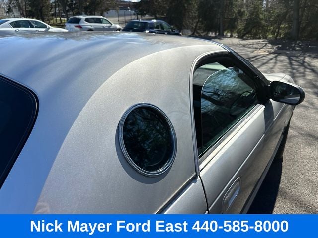 2004 Ford Thunderbird Base