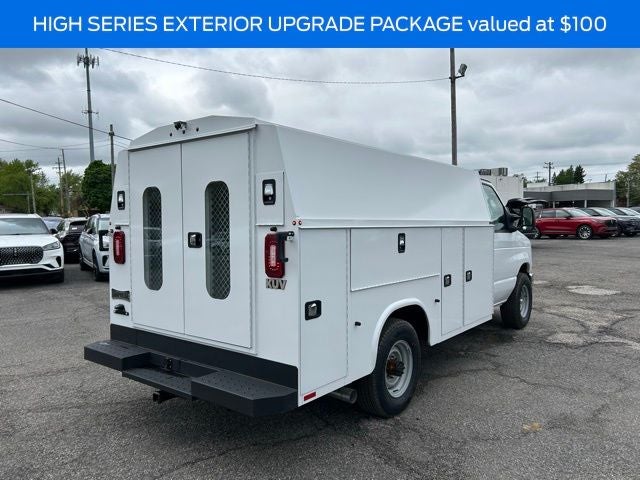 2026 Ford E-350SD Base Cutaway