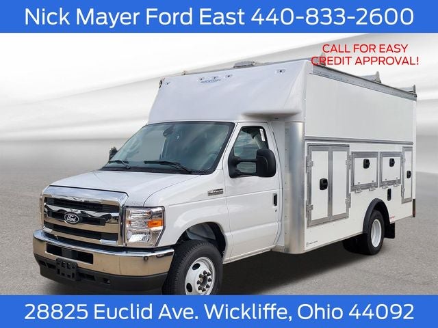 2027 Ford E-Series Cutaway Base
