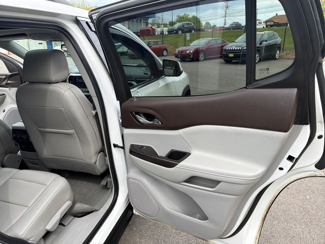 2021 GMC Acadia SLT