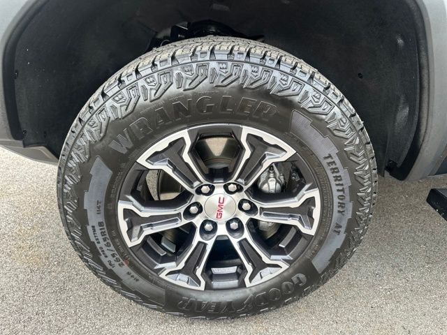 2024 GMC Canyon AT4
