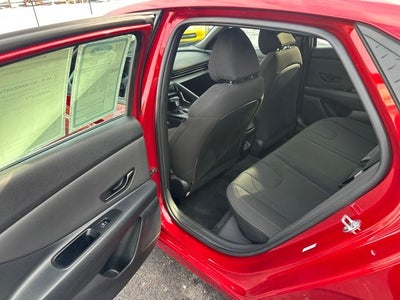 2025 Hyundai Elantra SEL Sport