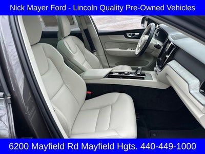 2025 Volvo XC60 Plug-In Hybrid T8 Plus