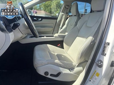 2022 Volvo XC60 B5 Momentum