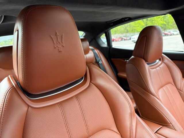 2023 Maserati Quattroporte Modena Q4