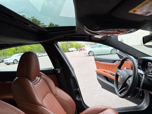 2023 Maserati Quattroporte Modena Q4