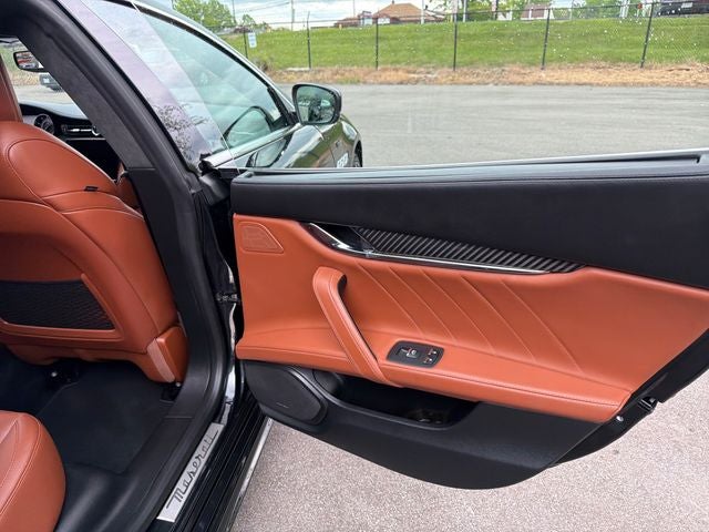 2023 Maserati Quattroporte Modena Q4