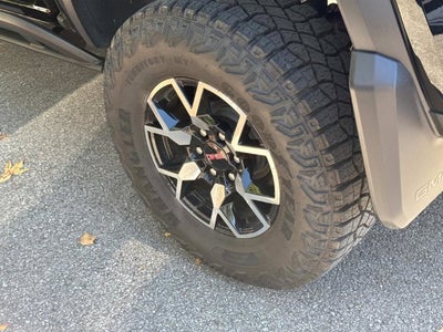 2025 GMC Canyon AT4
