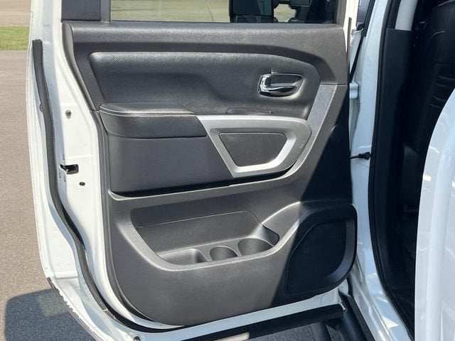 2017 Nissan TITAN PRO-4X