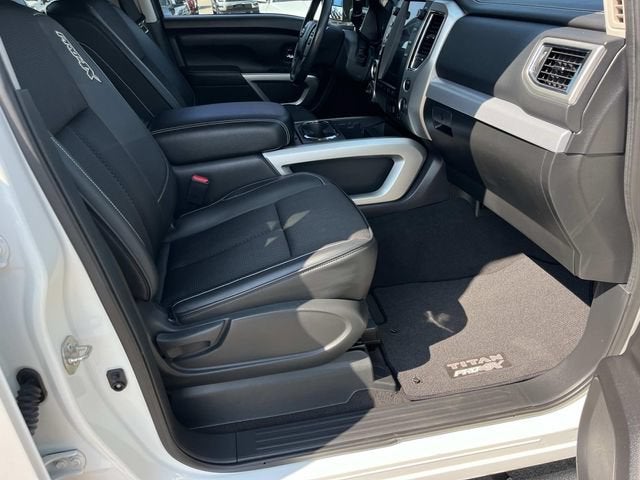 2017 Nissan TITAN PRO-4X