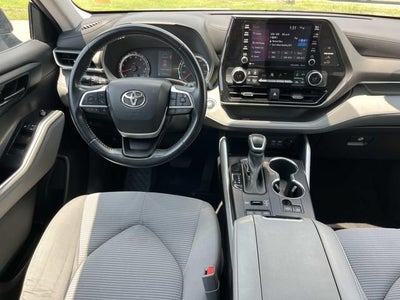 2022 Toyota Highlander LE