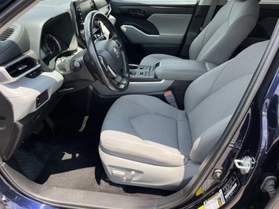 2022 Toyota Highlander LE