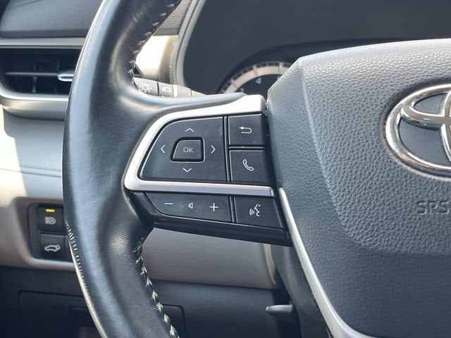 2022 Toyota Highlander LE