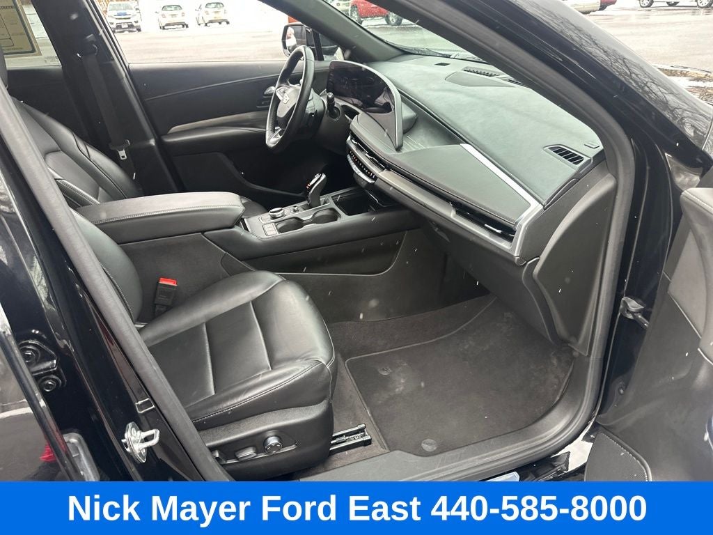 2025 Cadillac XT4 Premium Luxury