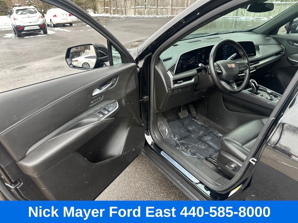 2025 Cadillac XT4 Premium Luxury