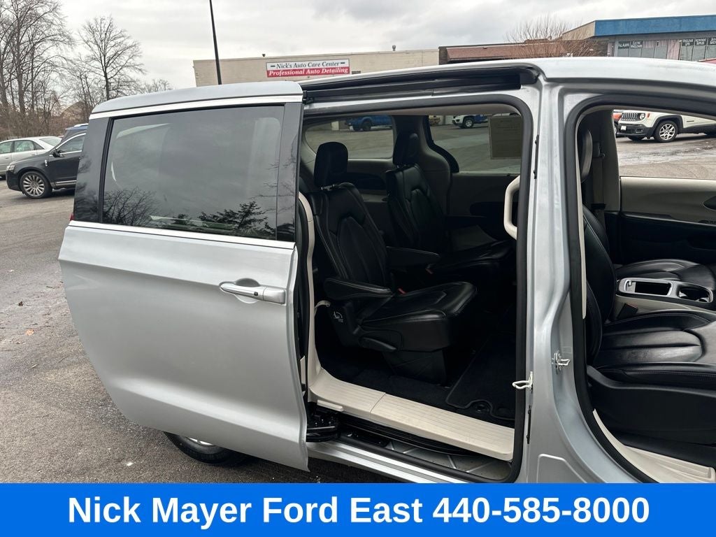 2023 Chrysler Pacifica Touring L