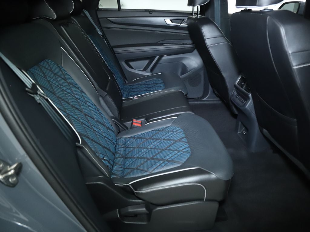 2024 Volkswagen Atlas Cross Sport 2.0T SEL Premium R-Line