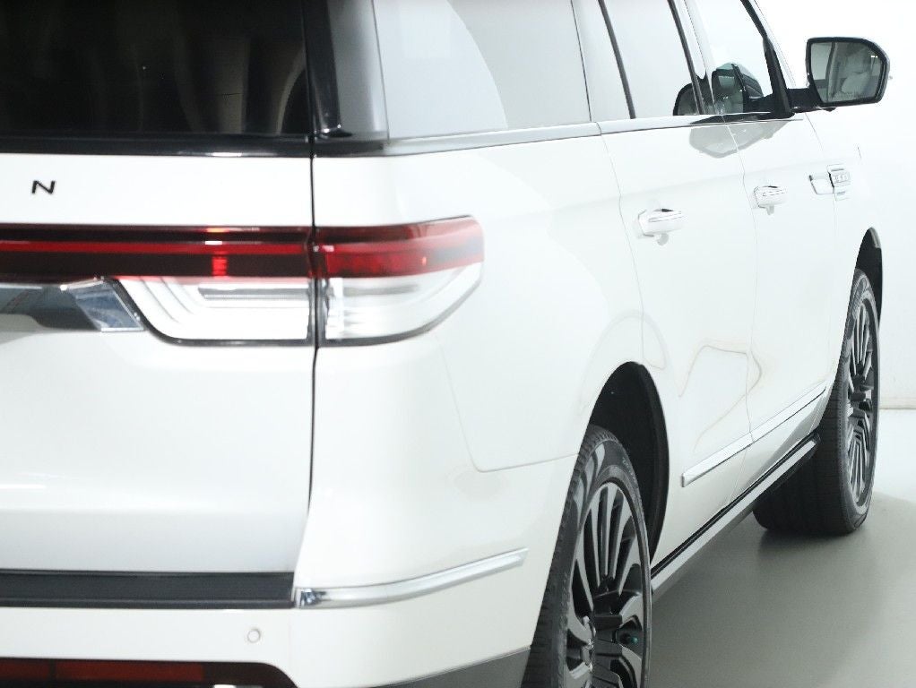 2024 Lincoln Navigator Black Label