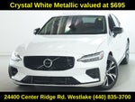 2022 Volvo S60 Recharge Plug-In Hybrid T8 R-Design Expression