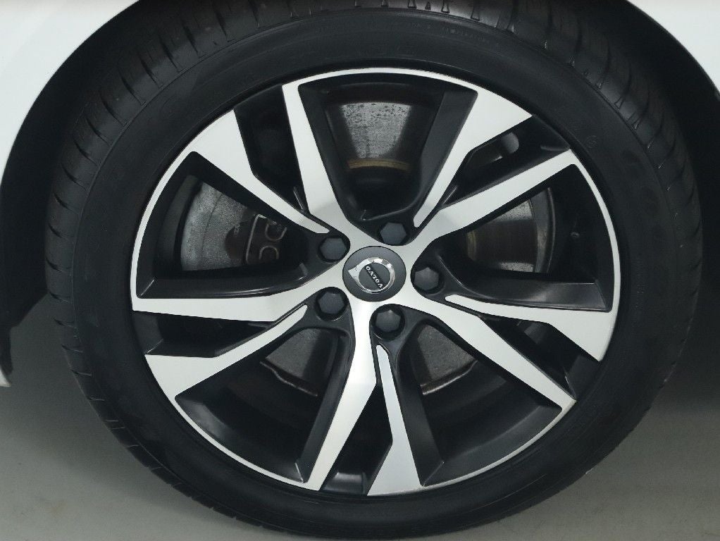 2022 Volvo S60 Recharge Plug-In Hybrid T8 R-Design Expression