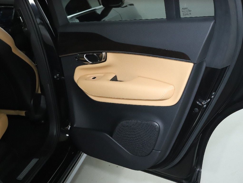 2019 Volvo XC90 T6 Momentum