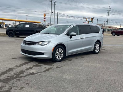 2023 Chrysler Voyager LX