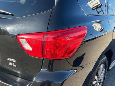 2019 Nissan Pathfinder SL