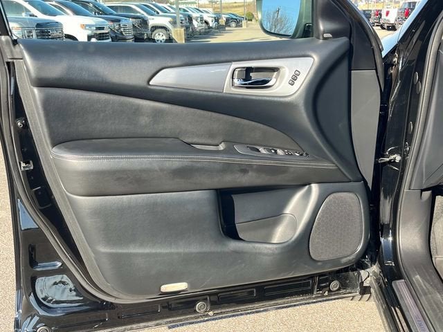 2019 Nissan Pathfinder SL